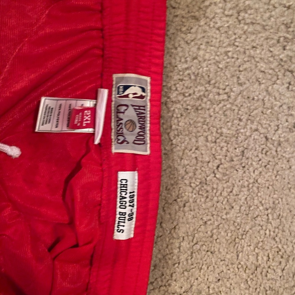 Worn Mitchell and ness 97-98 XXL shorts